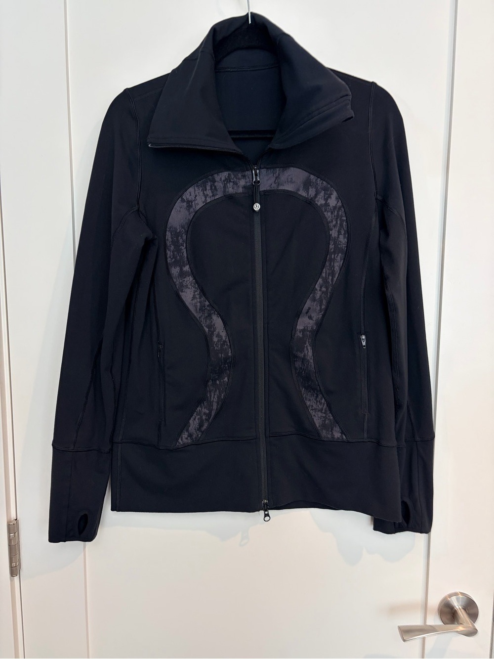 Lululemon Define Jacket Black with Grey Print Thumbholes Full Zip Women’s